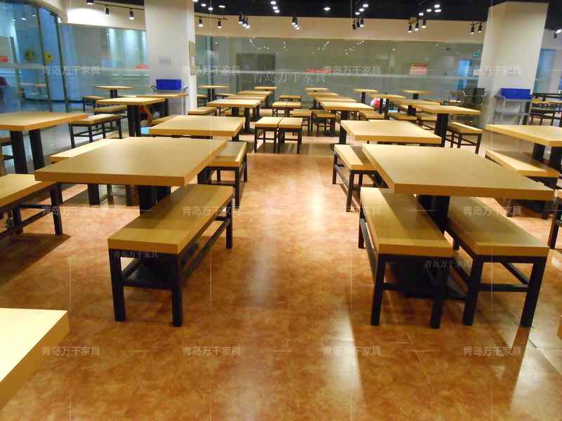  微笑美食城 李村蘇寧電器店