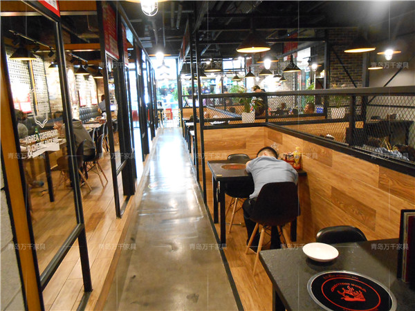  客瑞吉芝士排骨 李村萬達(dá)店火燒石餐桌