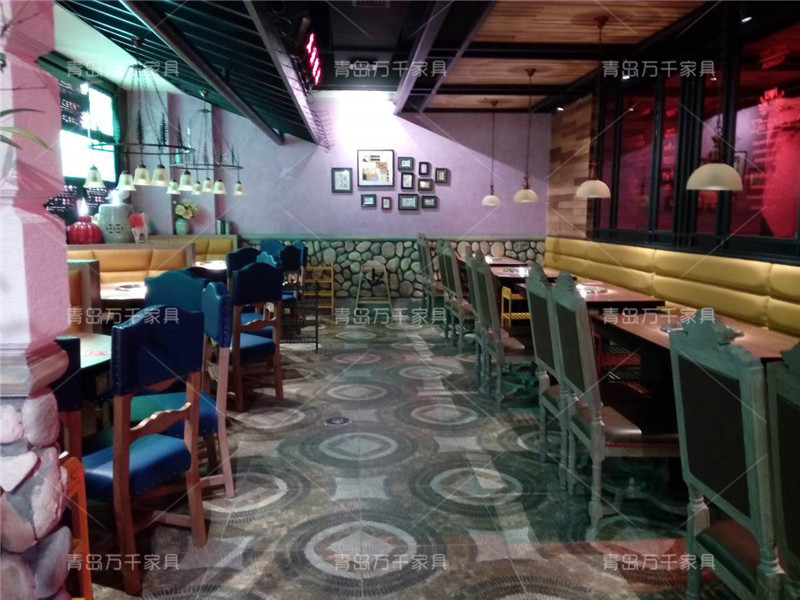  南昌季季紅 無(wú)煙火鍋